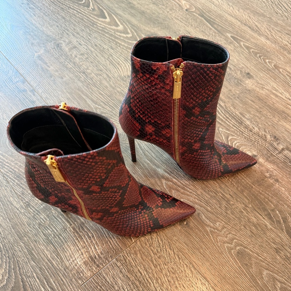 Michael Kors KEKE Red Brandy Embossed Snake Skin Bootie Ankle Short Boots Shoes - Picture 2 of 11